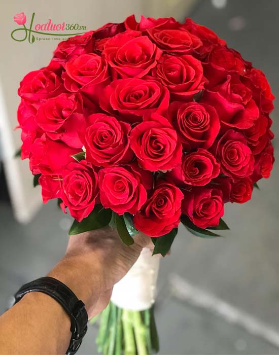 Hoa cầm tay cô dâu bằng hoa hồng