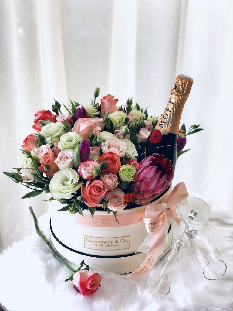 Hình ảnh rượu và hoa sinh nhật lãng mạn đẹp nhất